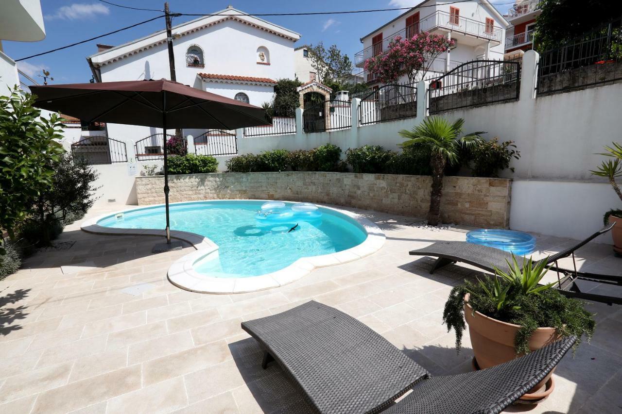 Apartments Sakal Trogir Eksteriør billede