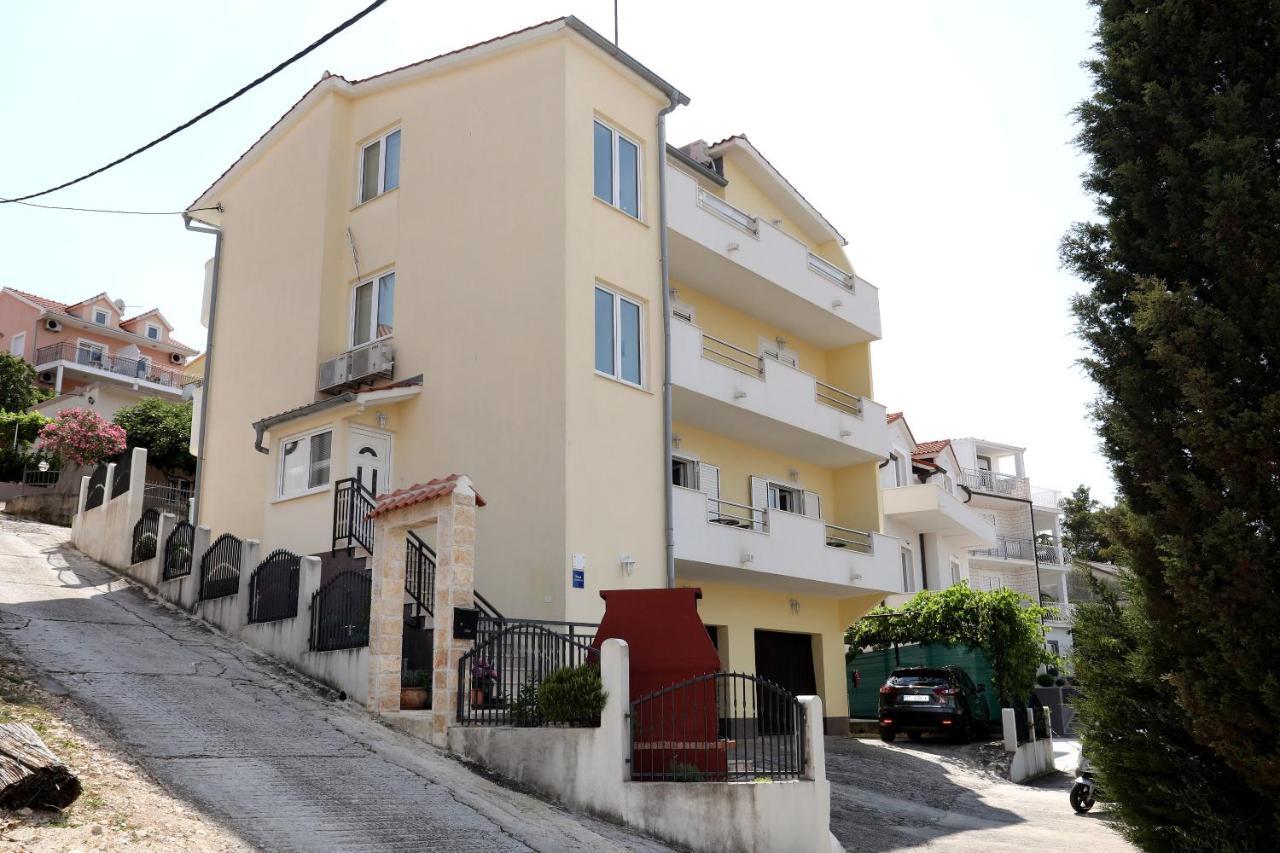 Apartments Sakal Trogir Eksteriør billede